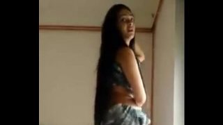 karachi girl dances nude for bf more videos on Xvideos.com
